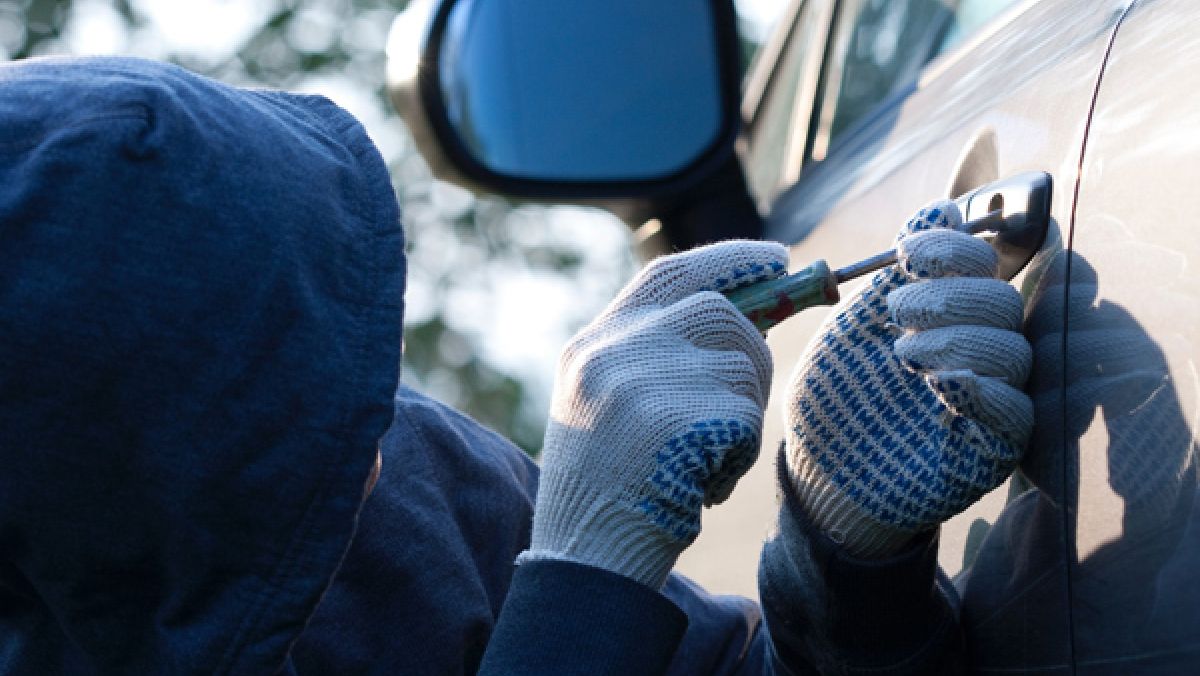 Пьяного автоугонщика задержали полицейские на Ставрополье Пьяного автоугонщика задержали полицейские на Ставрополье