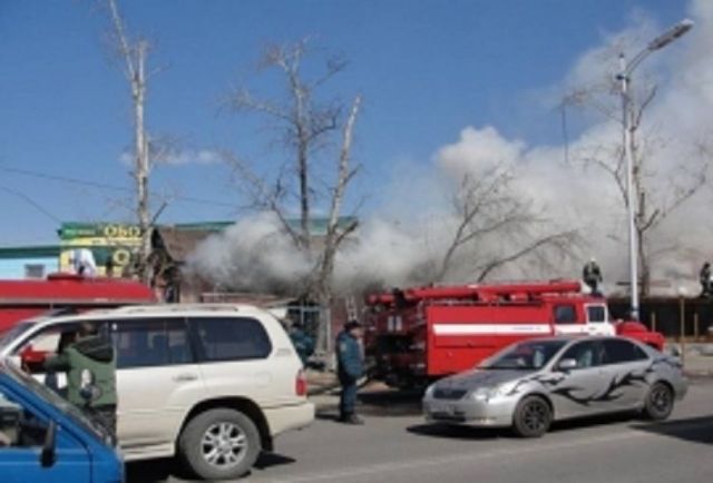 В Ставрополе загорелся торговый павильон В Ставрополе загорелся торговый павильон