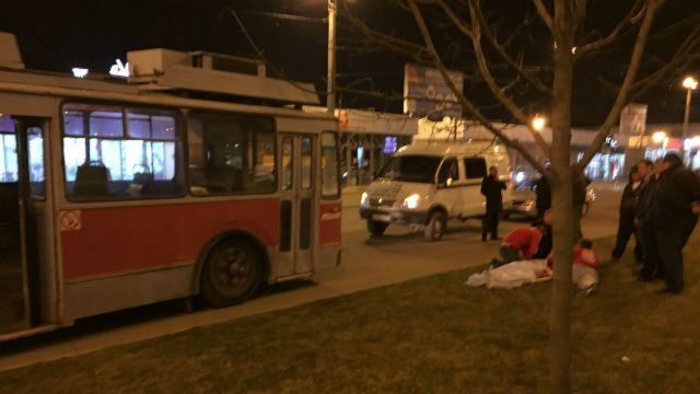 Троллейбус насмерть сбил ставропольского болельщика «Спартака» в Краснодаре Троллейбус насмерть сбил ставропольского болельщика «Спартака» в Краснодаре