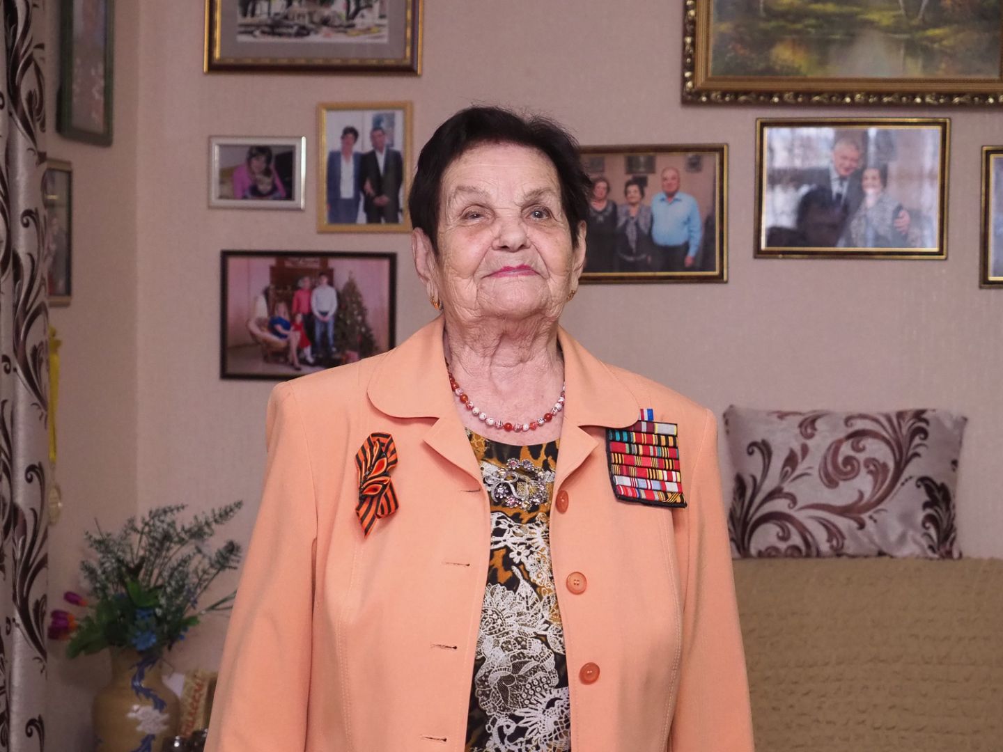 Губернатор вручил первые на Ставрополье медали к 75-летию Победы Губернатор вручил первые на Ставрополье медали к 75-летию Победы