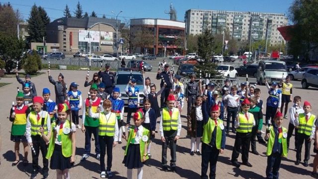 Праздничным флешмобом отметили День жезла ЮИДовцы Ставрополья Праздничным флешмобом отметили День жезла ЮИДовцы Ставрополья