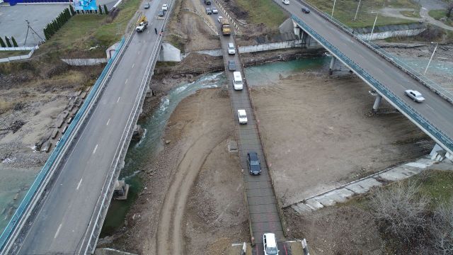 В Кабардино-Балкарии запущено движение по временному мосту автодороги «Кавказ» В Кабардино-Балкарии запущено движение по временному мосту автодороги «Кавказ»