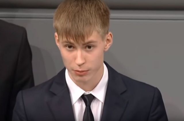 Скандальный доклад школьника в бундестаге стал причиной бурных споров ставропольцев Скандальный доклад школьника в бундестаге стал причиной бурных споров ставропольцев