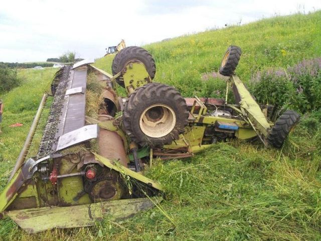 Двое ставропольцев погибли из-за лихачества при управлении косилкой Двое ставропольцев погибли из-за лихачества при управлении косилкой