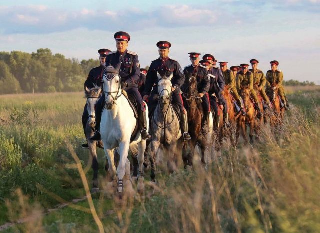 Казаки Ставрополья вышли в трёхдневный конный переход в честь 440-летия Терского войска Казаки Ставрополья вышли в трёхдневный конный переход в честь 440-летия Терского войска