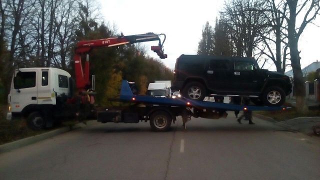 Из-за долга в 1,5 миллиона рублей ставропольские приставы арестовали «Хаммер» Из-за долга в 1,5 миллиона рублей ставропольские приставы арестовали «Хаммер»
