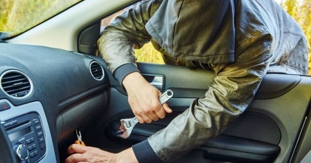Ранее судимый житель Ставрополья угнал автомобиль Ранее судимый житель Ставрополья угнал автомобиль