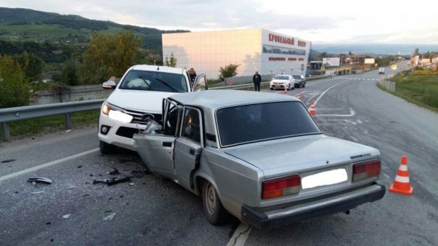 На Ставрополье в лобовом ДТП погиб водитель На Ставрополье в лобовом ДТП погиб водитель