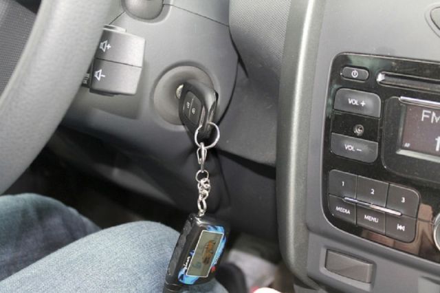 В Минераловодском районе угон автомобиля частной охраны попал на видео В Минераловодском районе угон автомобиля частной охраны попал на видео