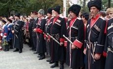 Казаки отмоют и возьмут под охрану оскверненный памятник генералу Ермолову Казаки отмоют и возьмут под охрану оскверненный памятник генералу Ермолову