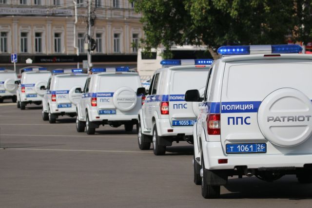 Ставропольские полицейские получили 50 новых служебных автомобилей Ставропольские полицейские получили 50 новых служебных автомобилей