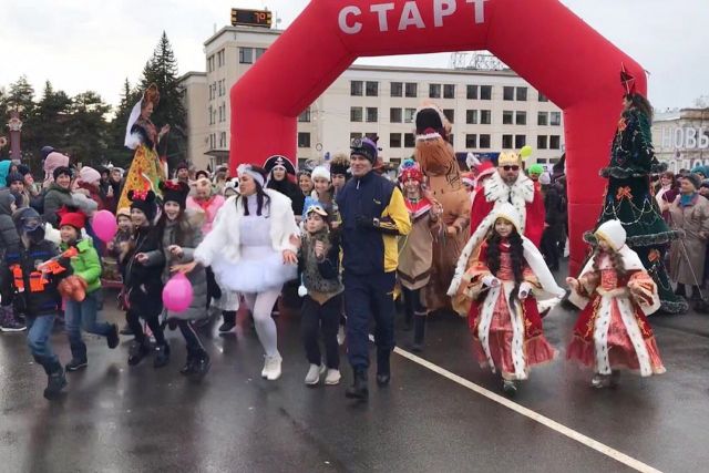 В Ставрополе прошёл забег в новогодних костюмах В Ставрополе прошёл забег в новогодних костюмах