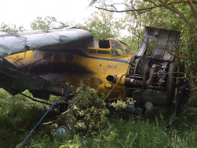В Ставропольском крае самолёт АН-2 не смог взлететь и загорелся В Ставропольском крае самолёт АН-2 не смог взлететь и загорелся