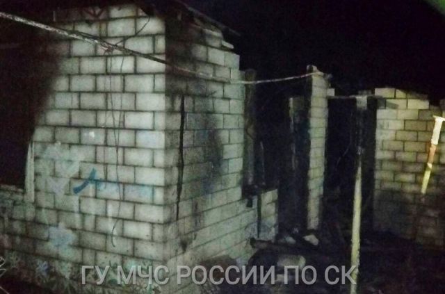 На Ставрополье загорелся частный дом, есть погибший На Ставрополье загорелся частный дом, есть погибший