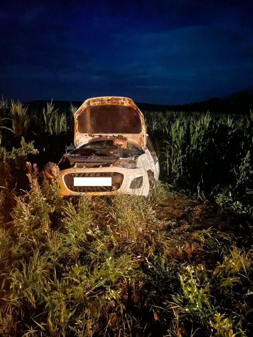 На Ставрополье нетрезвый водитель-бесправник съехал с дороги и перевернулся