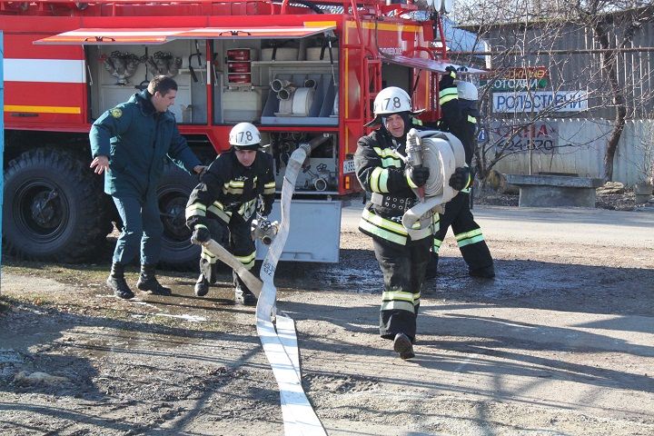 Ставропольские пожарные становятся положительным примером для воспитанников школы-интерната Ставропольские пожарные становятся положительным примером для воспитанников школы-интерната