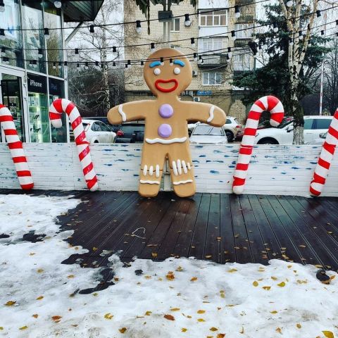 В Ставрополе появился огромный пряничный человечек В Ставрополе появился огромный пряничный человечек