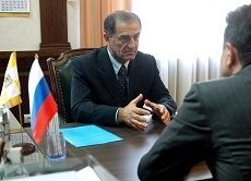 Валерий Гаевский провёл рабочую встречу с полномочным представителем Республики Дагестан Валерий Гаевский провёл рабочую встречу с полномочным представителем Республики Дагестан