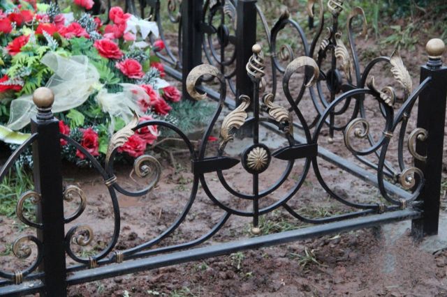 Ставропольский рецидивист сдавал в металлолом краденные оградки с кладбища Ставропольский рецидивист сдавал в металлолом краденные оградки с кладбища