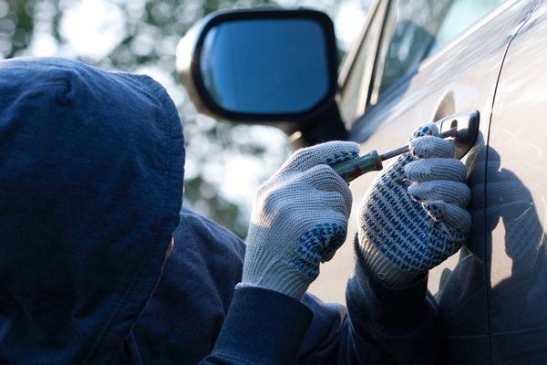 В Пятигорске угнали автомобиль «Лада Гранта» В Пятигорске угнали автомобиль «Лада Гранта»