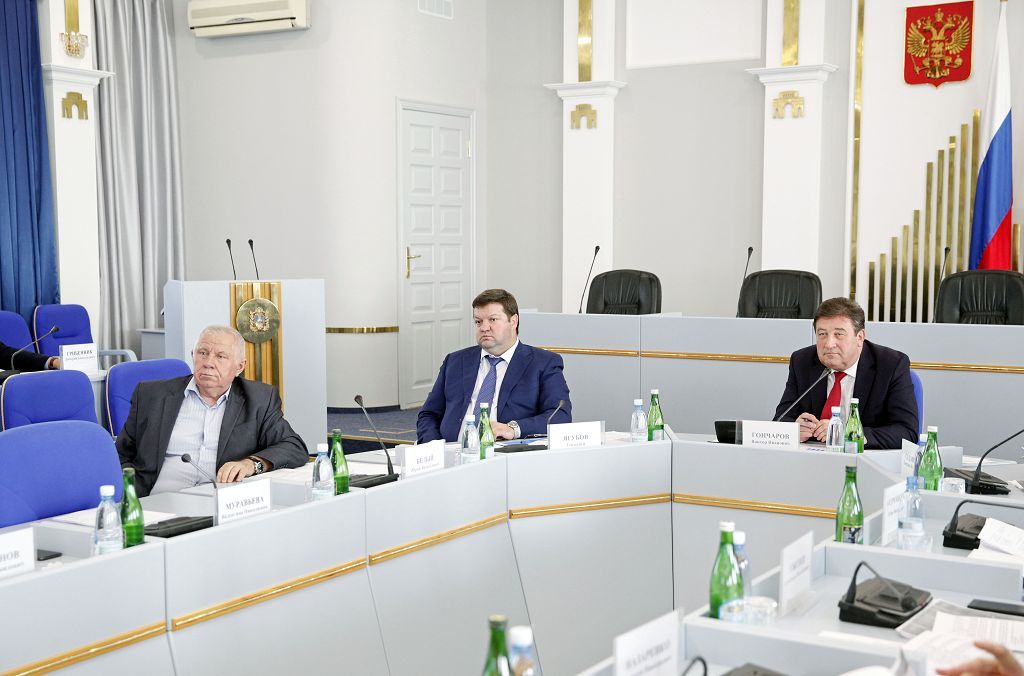 Депутаты Думы края обсудили работу ресурсоснабжающих предприятий края Депутаты Думы края обсудили работу ресурсоснабжающих предприятий края
