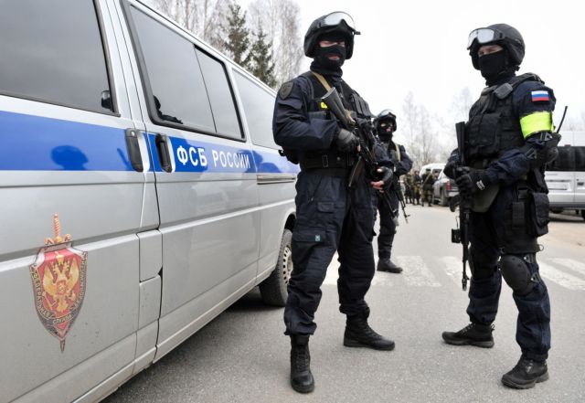 В Ставропольском крае задержаны трое иностранных граждан с арсеналом оружия В Ставропольском крае задержаны трое иностранных граждан с арсеналом оружия