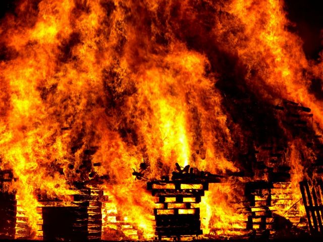 На Ставрополье 80-летний мужчина погиб при пожаре в доме На Ставрополье 80-летний мужчина погиб при пожаре в доме