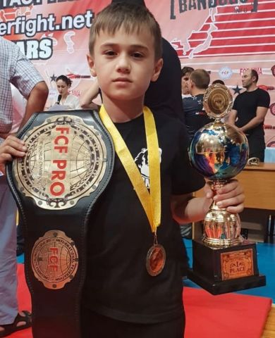 Школьник из Железноводска стал абсолютным чемпионом первенства мира среди детей FCF MMA Школьник из Железноводска стал абсолютным чемпионом первенства мира среди детей FCF MMA