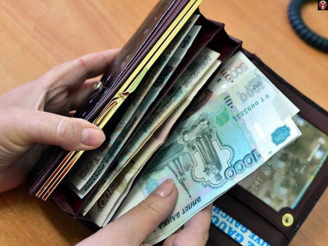 Доходы россиян упали из-за роста расходов по потребительским кредитам Доходы россиян упали из-за роста расходов по потребительским кредитам