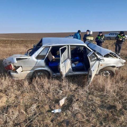 На Ставрополье в ДТП с опрокидыванием автомобиля пострадал подросток На Ставрополье в ДТП с опрокидыванием автомобиля пострадал подросток