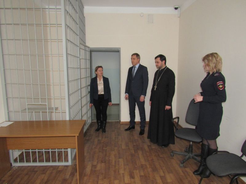 В Железноводске общественники посетили изолятор временного содержания В Железноводске общественники посетили изолятор временного содержания