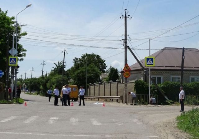 На Ставрополье водитель маршрутки насмерть сбил ребёнка На Ставрополье водитель маршрутки насмерть сбил ребёнка