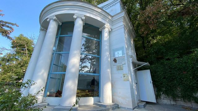 В Железноводске приступили к ремонту старейшего бювета В Железноводске приступили к ремонту старейшего бювета