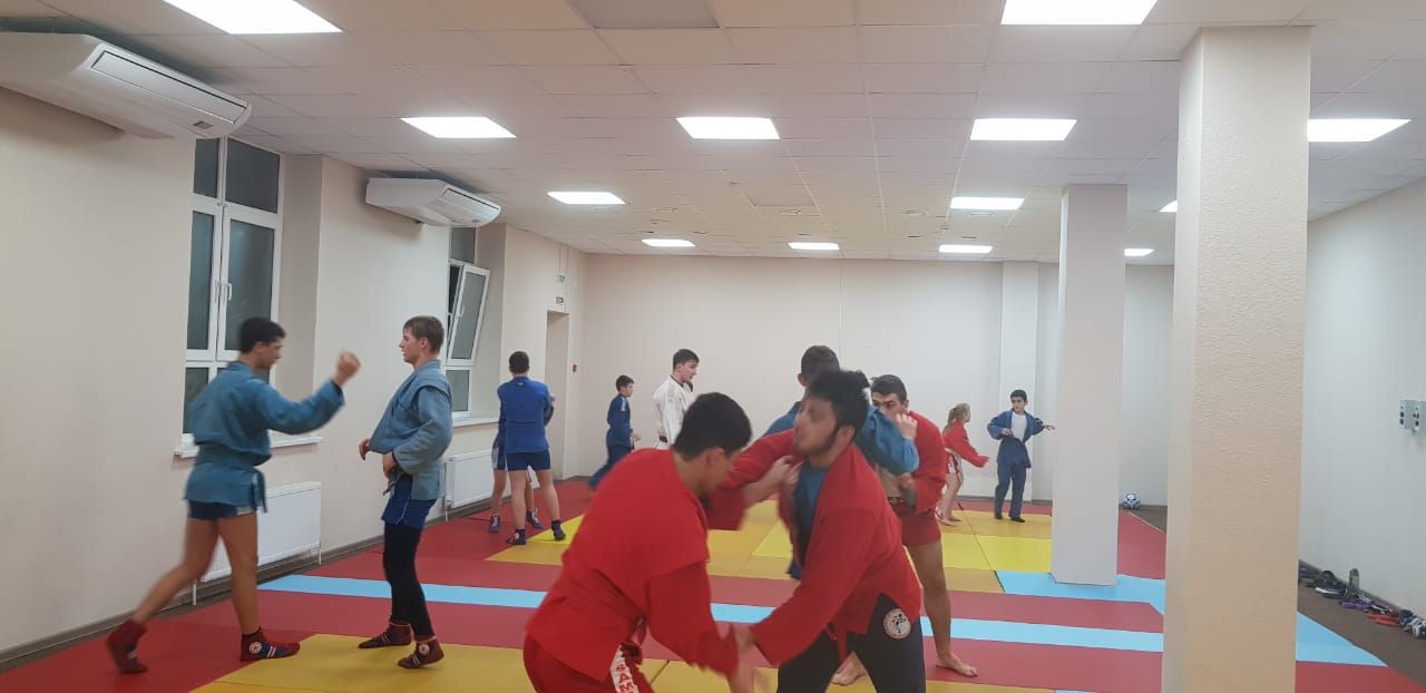 В новом спортивном зале Железноводска проходят ежедневные тренировки В новом спортивном зале Железноводска проходят ежедневные тренировки