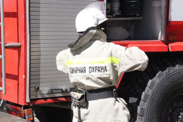 На Ставрополье пожарные вскрыли окно дома, в котором обнаружили тело пенсионерки На Ставрополье пожарные вскрыли окно дома, в котором обнаружили тело пенсионерки