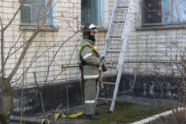В одной из школ на Ставрополье загорелся учебный класс В одной из школ на Ставрополье загорелся учебный класс