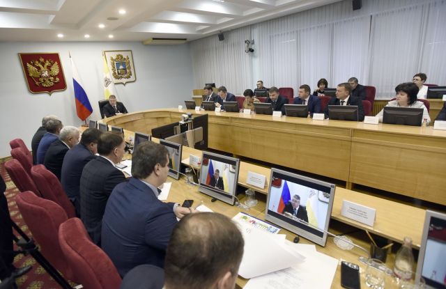 Губернатор дал поручения правительству Ставрополья по итогам «Прямой линии» Губернатор дал поручения правительству Ставрополья по итогам «Прямой линии»