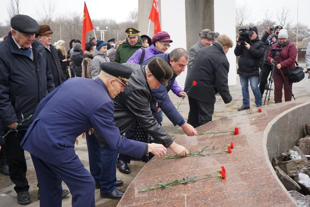В Минеральных Водах прошёл митинг в честь освобождения от фашистских захватчиков В Минеральных Водах прошёл митинг в честь освобождения от фашистских захватчиков