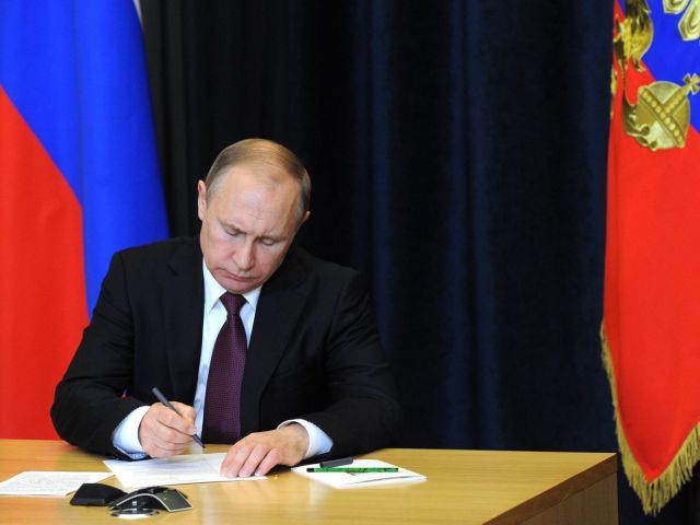 Президент России Владимир Путин назначил судей в Ставропольском крае Президент России Владимир Путин назначил судей в Ставропольском крае