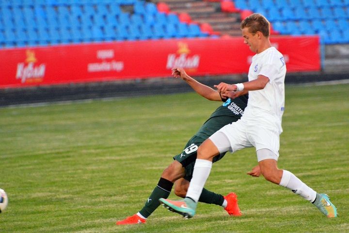 Ставропольские футболисты «Динамо» со счётом 5:1 разгромили «Краснодар-2» Ставропольские футболисты «Динамо» со счётом 5:1 разгромили «Краснодар-2»