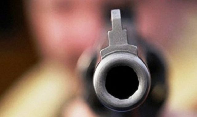 Жительница Ставрополья выстрелила в спину соседу Жительница Ставрополья выстрелила в спину соседу