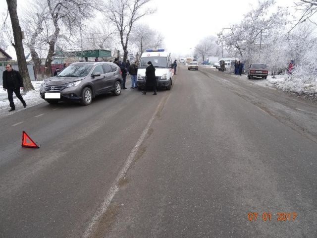 На Ставрополье водитель иномарки сбил бабушку с внучкой На Ставрополье водитель иномарки сбил бабушку с внучкой