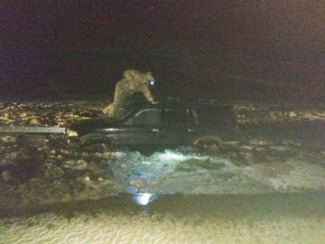 На Ставрополье автомобиль с рыбаками провалился под лёд На Ставрополье автомобиль с рыбаками провалился под лёд
