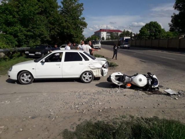 В Ставрополе в ДТП пострадал мотоциклист В Ставрополе в ДТП пострадал мотоциклист
