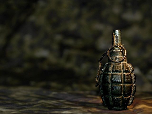 Ставропольчанка нашла схрон боеприпасов во время уборки могилы Ставропольчанка нашла схрон боеприпасов во время уборки могилы