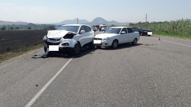 На Ставрополье из-за задымления в результате возгорания стерни в ДТП попали 10 автомобилей На Ставрополье из-за задымления в результате возгорания стерни в ДТП попали 10 автомобилей