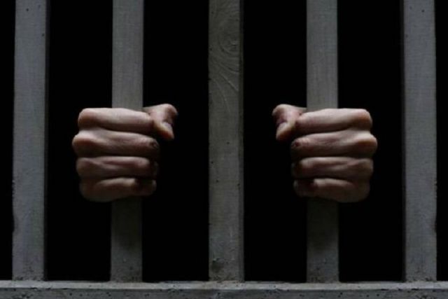 На Ставрополье бывшего судебного пристава приговорили к семи годам колонии за взятку На Ставрополье бывшего судебного пристава приговорили к семи годам колонии за взятку