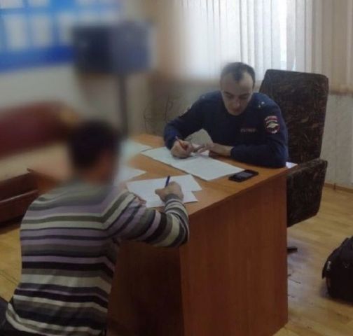 На Ставрополье сотрудники ГИБДД обнаружили водителя с десятками неоплаченных штрафов На Ставрополье сотрудники ГИБДД обнаружили водителя с десятками неоплаченных штрафов