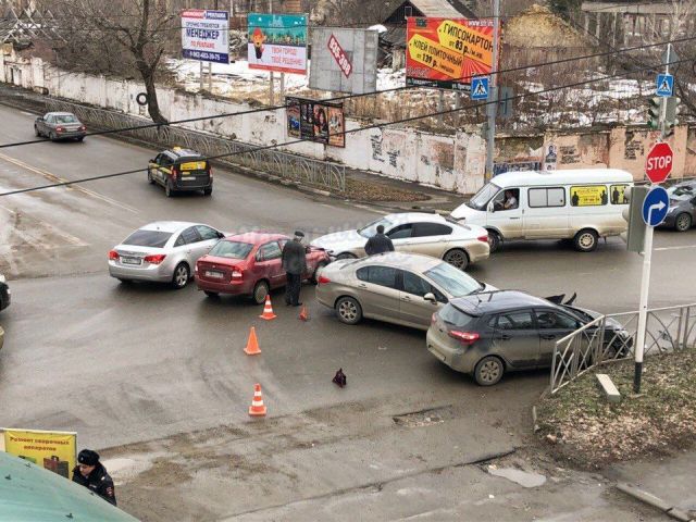 В Ставрополе произошло двойное ДТП В Ставрополе произошло двойное ДТП