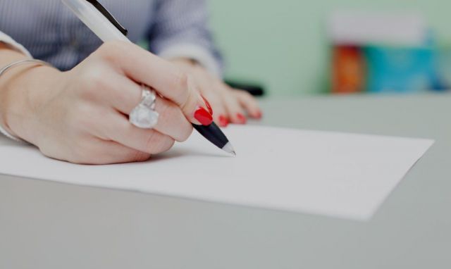 На Ставрополье женщина написала ложный донос на работодателя из-за угрозы увольнения На Ставрополье женщина написала ложный донос на работодателя из-за угрозы увольнения